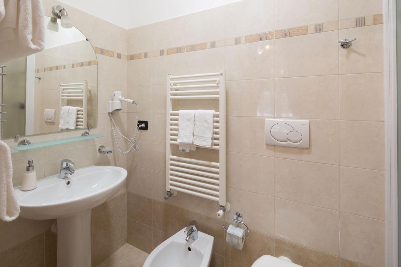 Locanda Villa Moderna Genoa Bagian luar foto