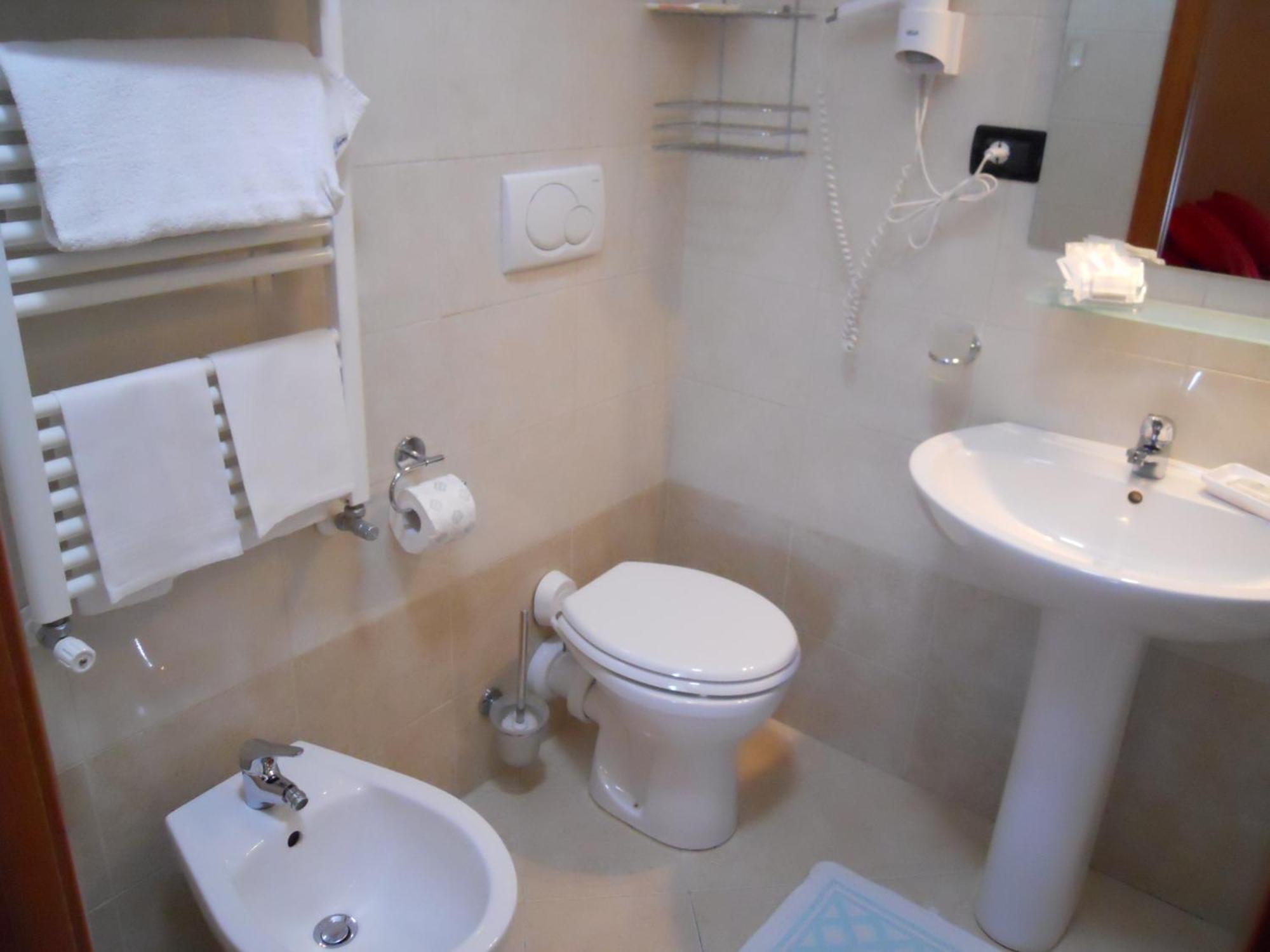 Locanda Villa Moderna Genoa Bagian luar foto